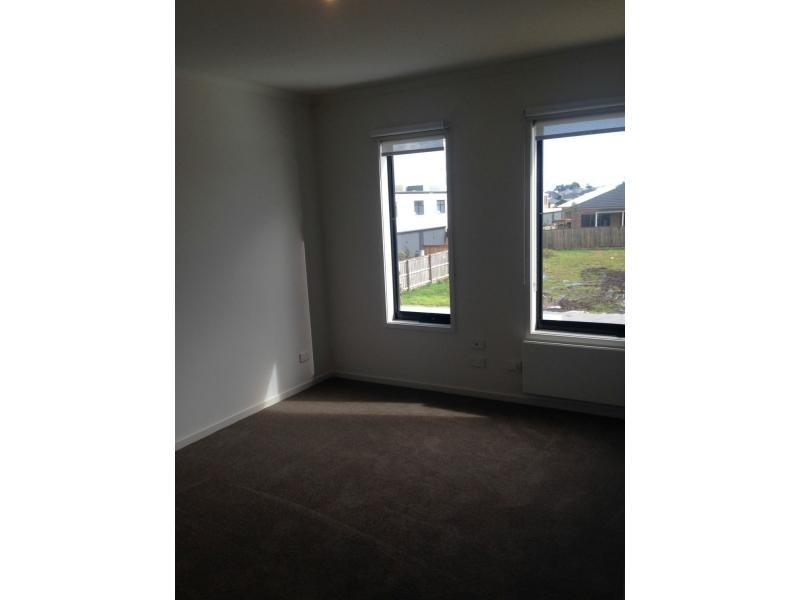 14 Officedale Road, Officer VIC 3809