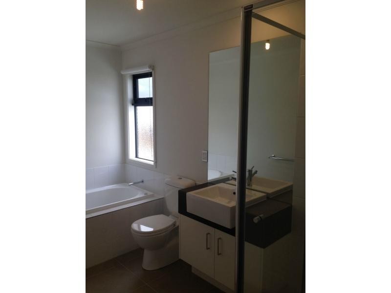 14 Officedale Road, Officer VIC 3809