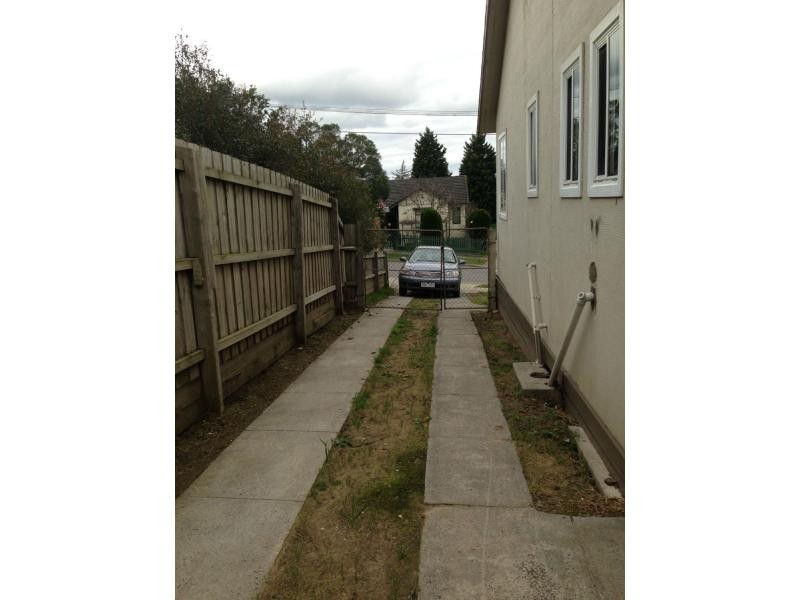 9 Laburnam Grove, Doveton VIC 3177