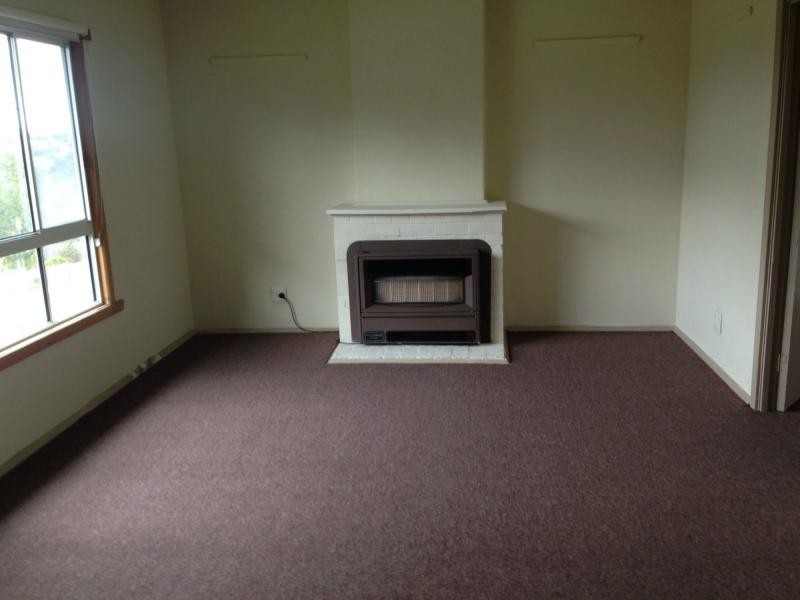 9 Laburnam Grove, Doveton VIC 3177