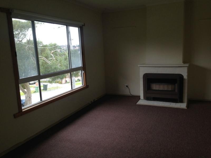 9 Laburnam Grove, Doveton VIC 3177