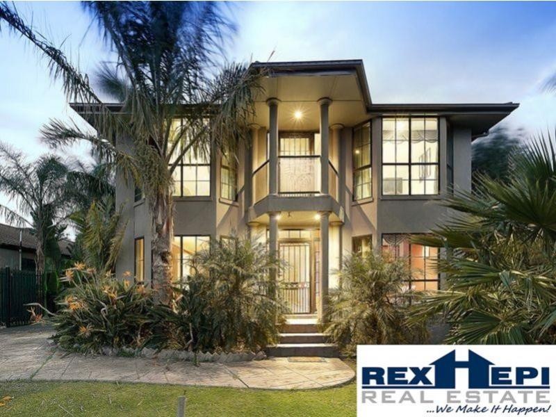 8 Dylan Court, Berwick VIC 3806