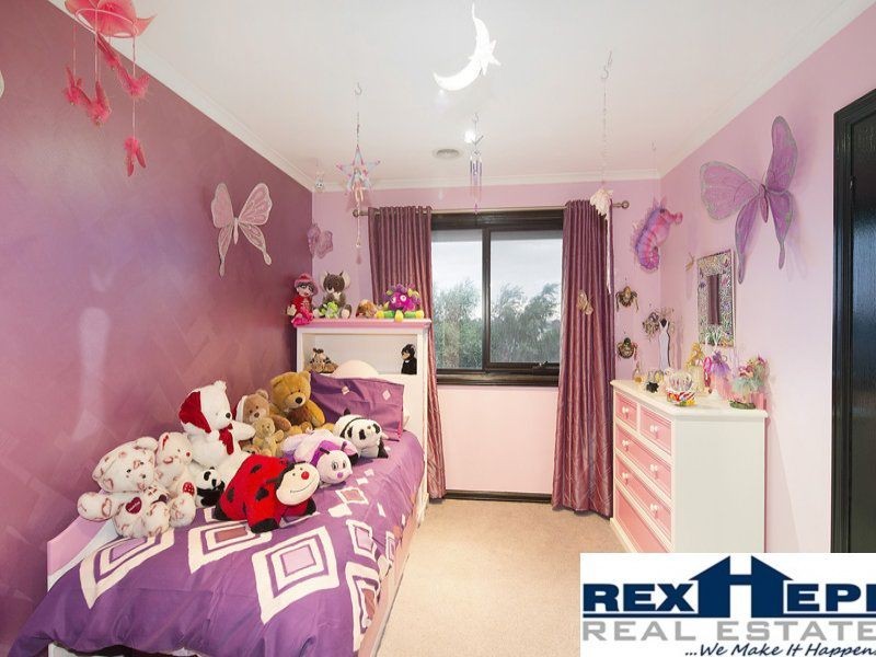 8 Dylan Court, Berwick VIC 3806