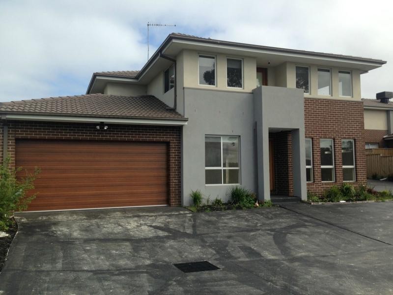 Unit 12/6-8 Innes Court, Berwick VIC 3806
