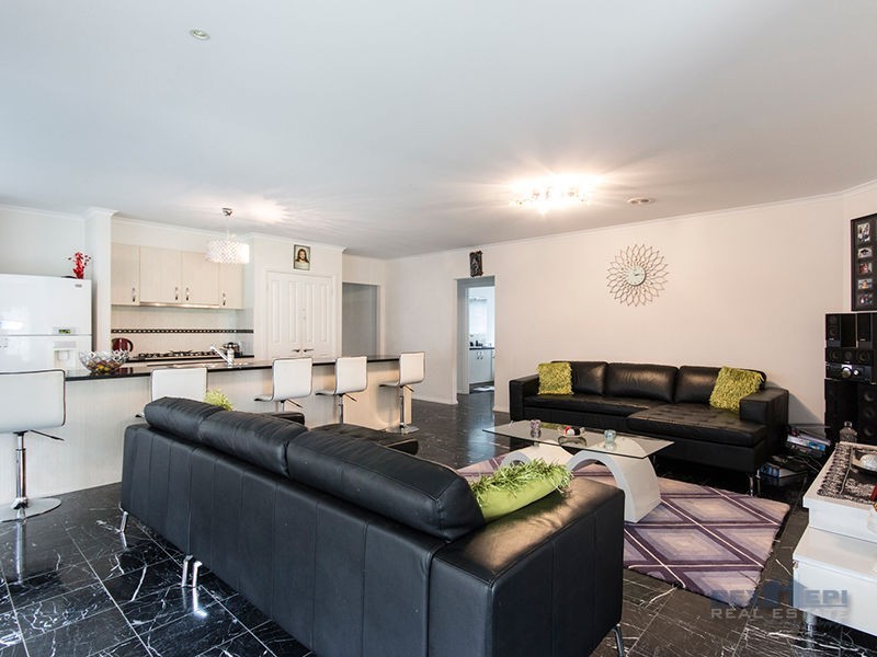 2 Misty Close, Berwick VIC 3806