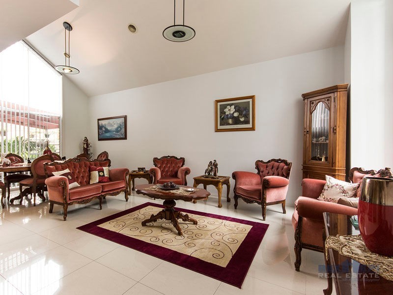 8 Walcott Place, Narre Warren South VIC 3805