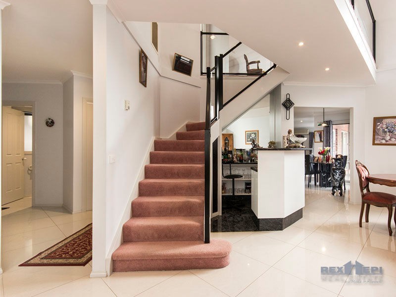 8 Walcott Place, Narre Warren South VIC 3805