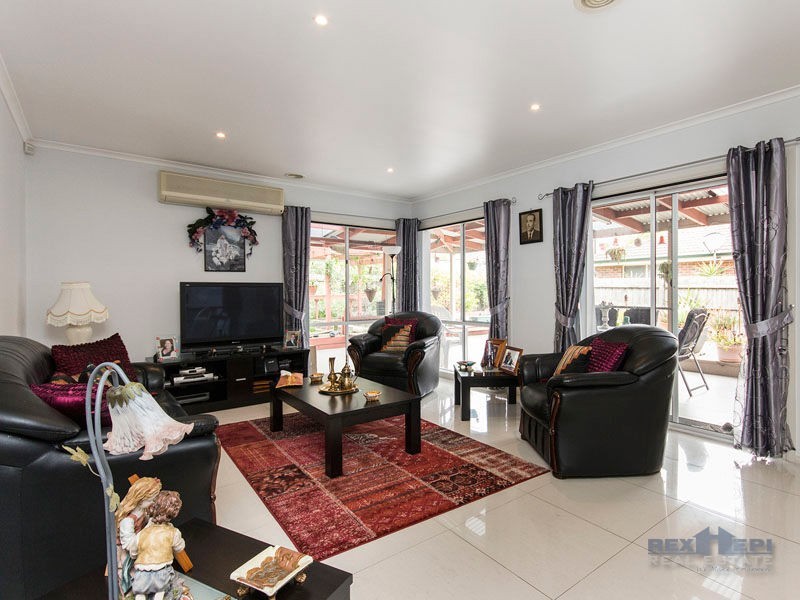 8 Walcott Place, Narre Warren South VIC 3805