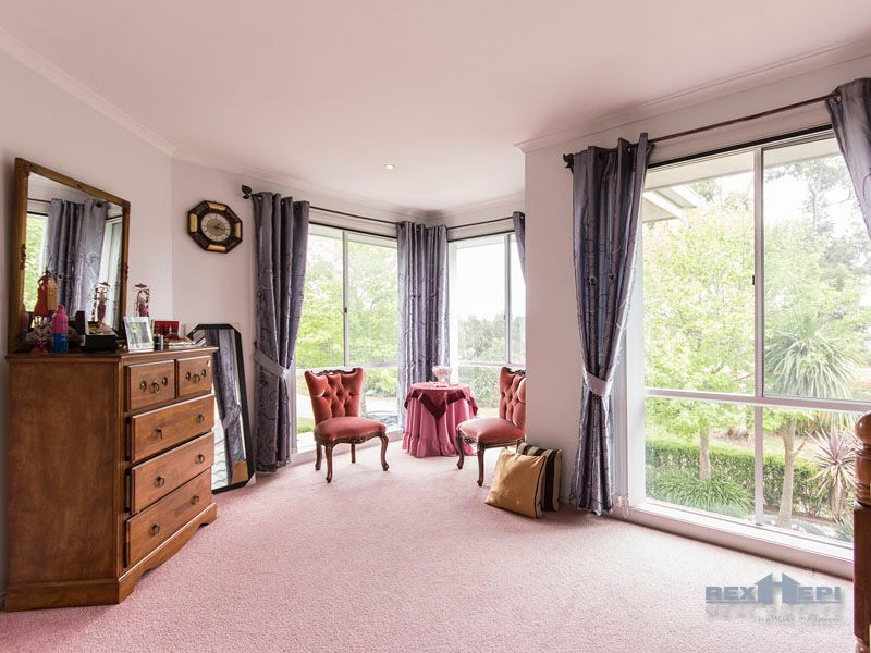 8 Walcott Place, Narre Warren South VIC 3805