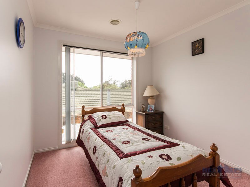 8 Walcott Place, Narre Warren South VIC 3805