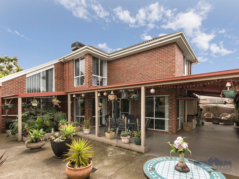 8 Walcott Place, Narre Warren South VIC 3805