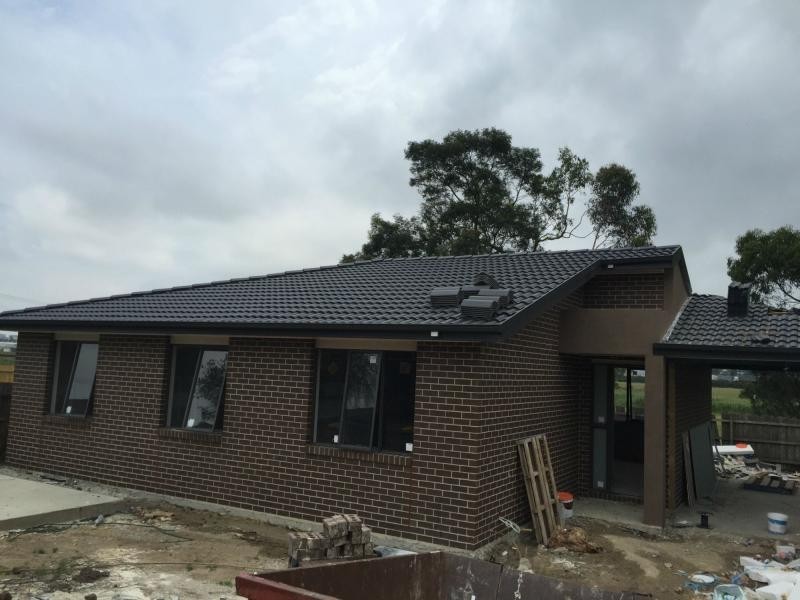 Unit 2/13 Blackwood Drive, Hampton Park VIC 3976