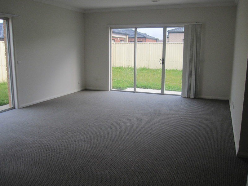 86 Blue Hills Boulevard, Pakenham VIC 3810