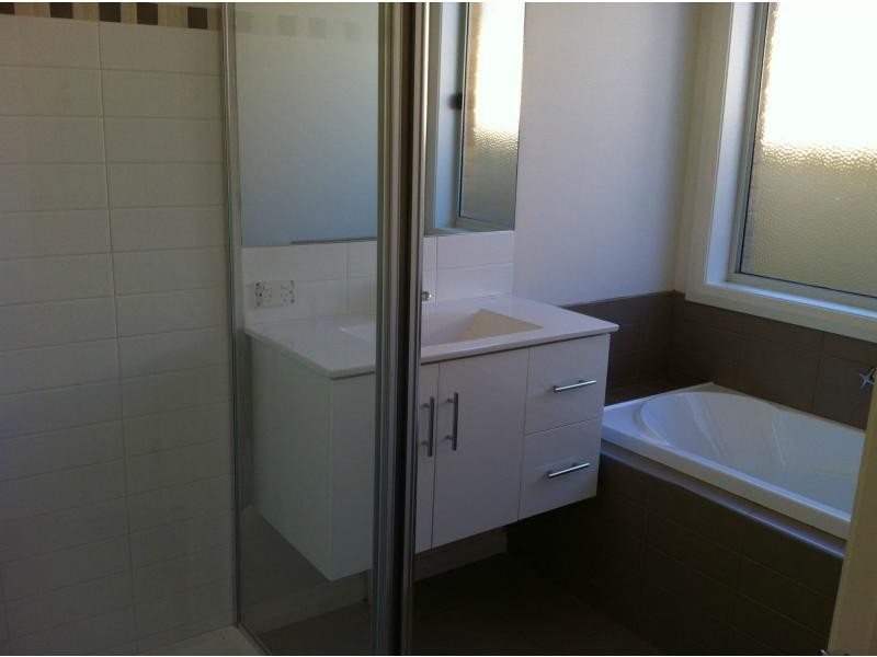 86 Blue Hills Boulevard, Pakenham VIC 3810