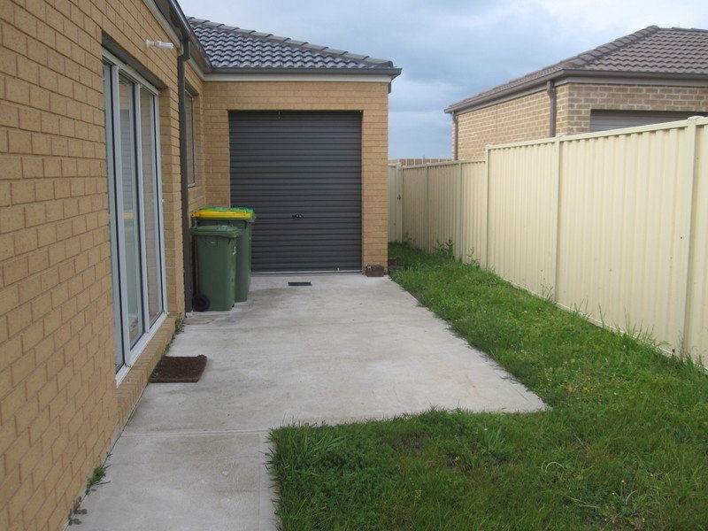 86 Blue Hills Boulevard, Pakenham VIC 3810