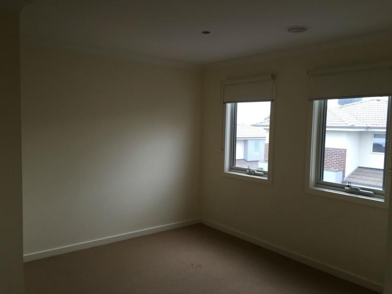 Unit 3/6-8 Innes Court, Berwick VIC 3806