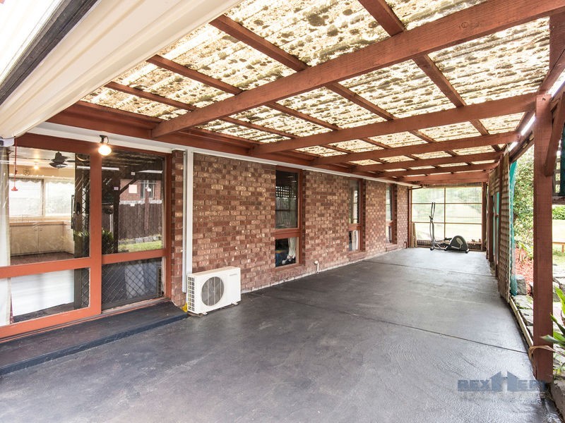 20 Strong Drive, Hampton Park VIC 3976