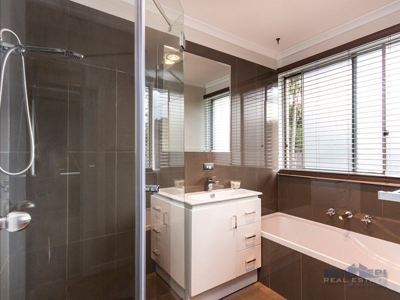 2 Albany Court, Endeavour Hills VIC 3802