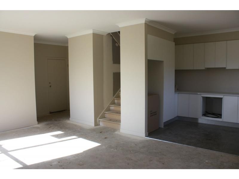 Unit 2/57-59 Frawley Road, Hallam VIC 3803