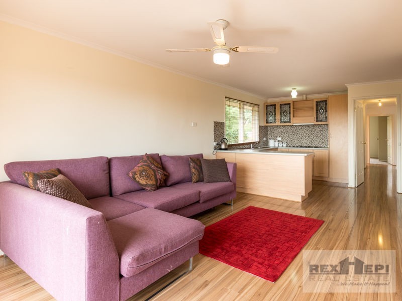 17 Preston Avenue, Endeavour Hills VIC 3802