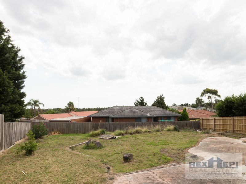 17 Preston Avenue, Endeavour Hills VIC 3802