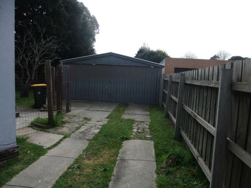 31 Hickory Crescent, Frankston North VIC 3200