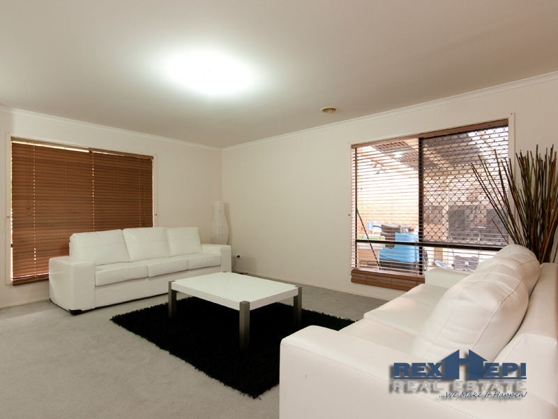 16 Douglas Court, Cranbourne West VIC 3977