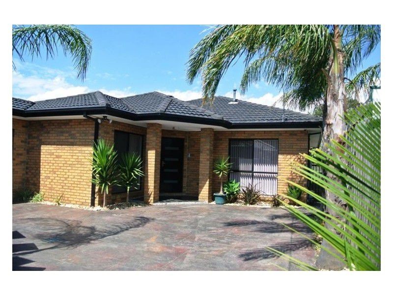 2/5 Gardiner Avenue, Dandenong North VIC 3175