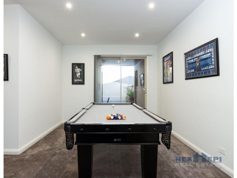 5 Mickleham Drive, Cranbourne North VIC 3977