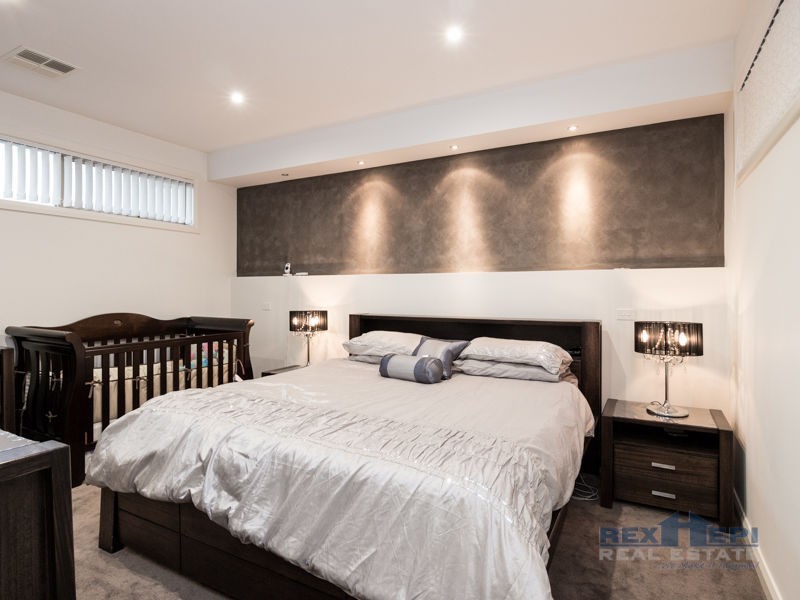 5 Mickleham Drive, Cranbourne North VIC 3977