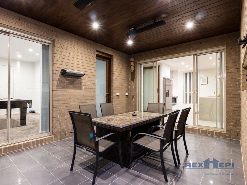 5 Mickleham Drive, Cranbourne North VIC 3977