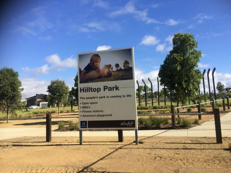 12 Saloon Circuit, Clyde North VIC 3978