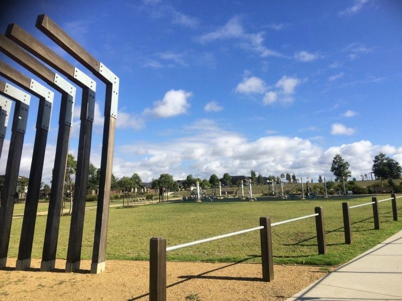 12 Saloon Circuit, Clyde North VIC 3978