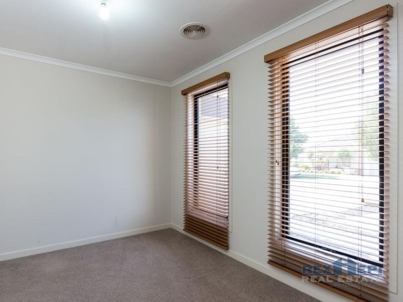 25 Tobin Way, Lyndhurst VIC 3975