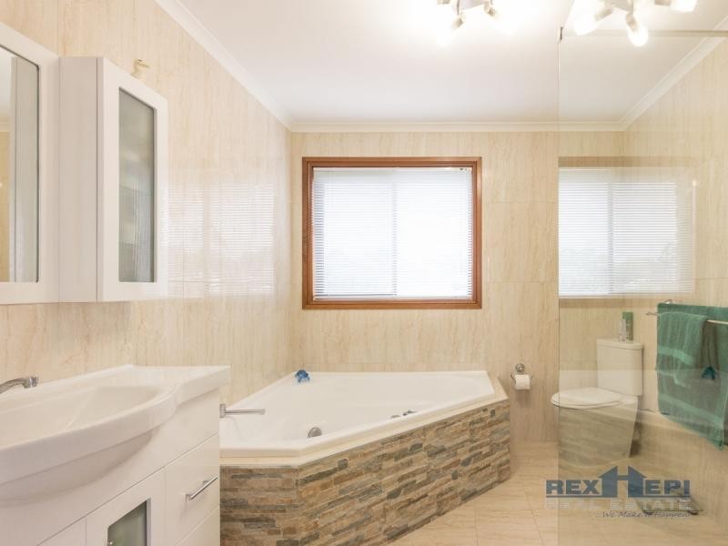 4 Christopher Court, Hallam VIC 3803