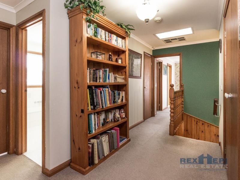 4 Christopher Court, Hallam VIC 3803