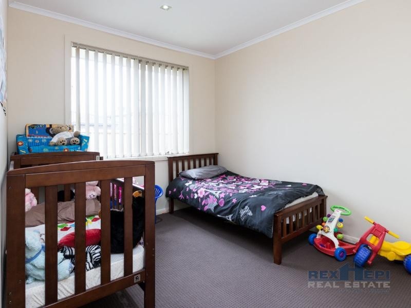 2 Chedword Road, Cranbourne North VIC 3977