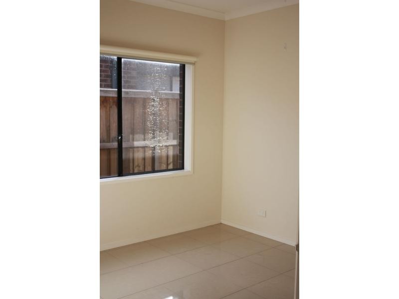 10 Boland Drive, Lyndhurst VIC 3975