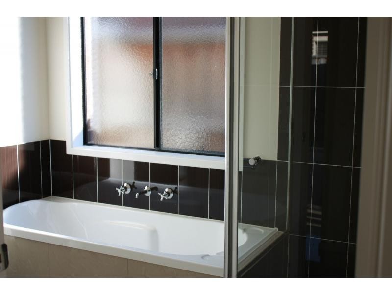 10 Boland Drive, Lyndhurst VIC 3975