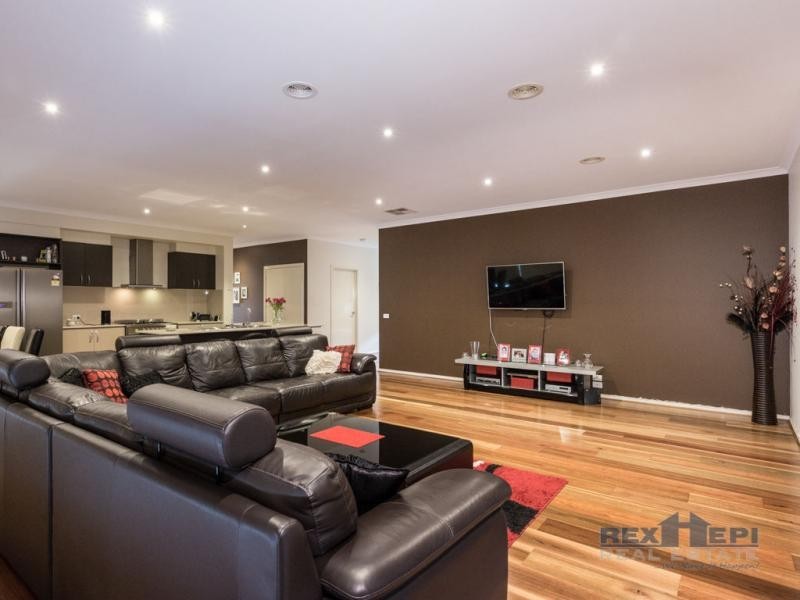 7 Aldous Place, Cranbourne North VIC 3977