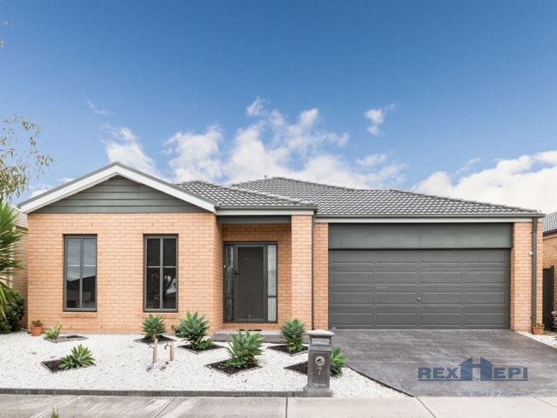 7 Aldous Place, Cranbourne North VIC 3977
