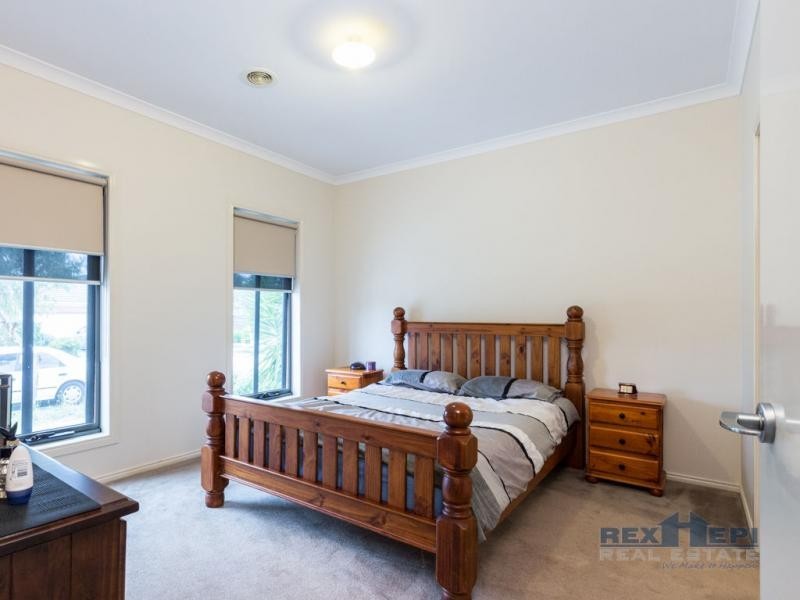 7 Aldous Place, Cranbourne North VIC 3977