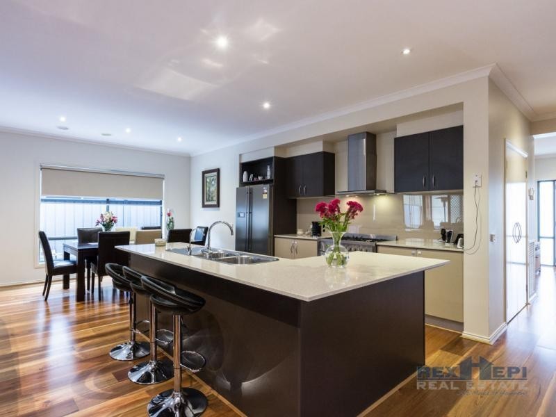 7 Aldous Place, Cranbourne North VIC 3977