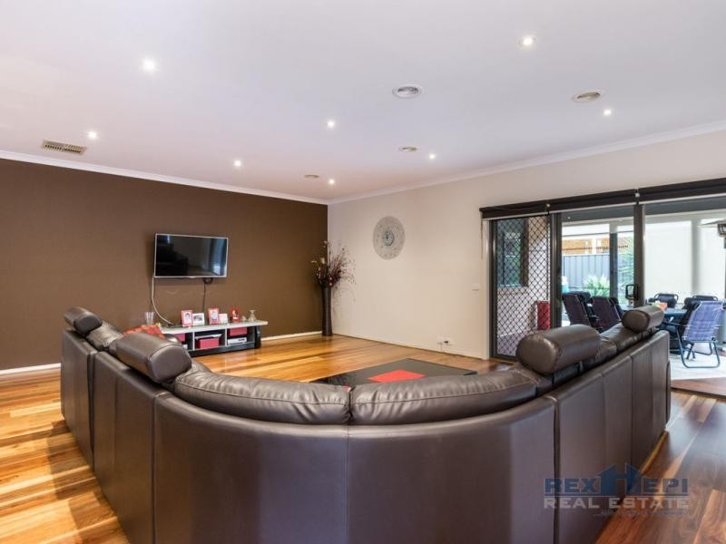 7 Aldous Place, Cranbourne North VIC 3977