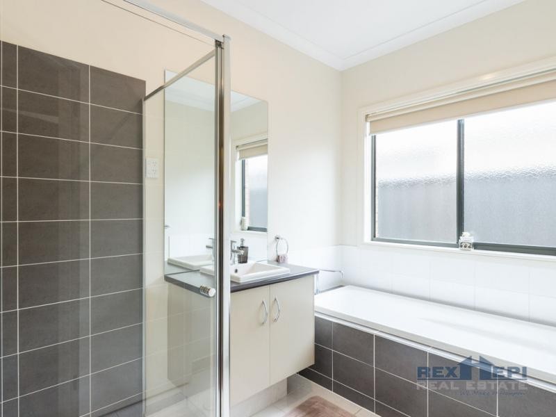 7 Aldous Place, Cranbourne North VIC 3977