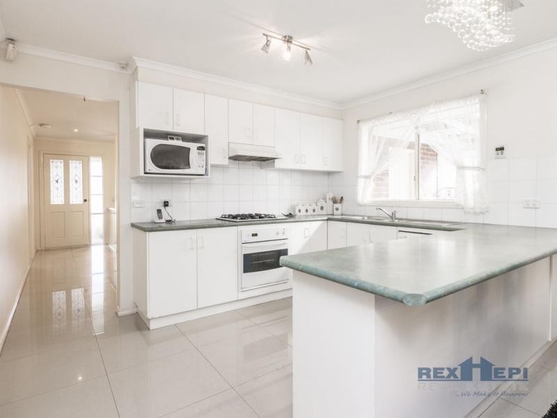 34 Bluegum Way, Hampton Park VIC 3976