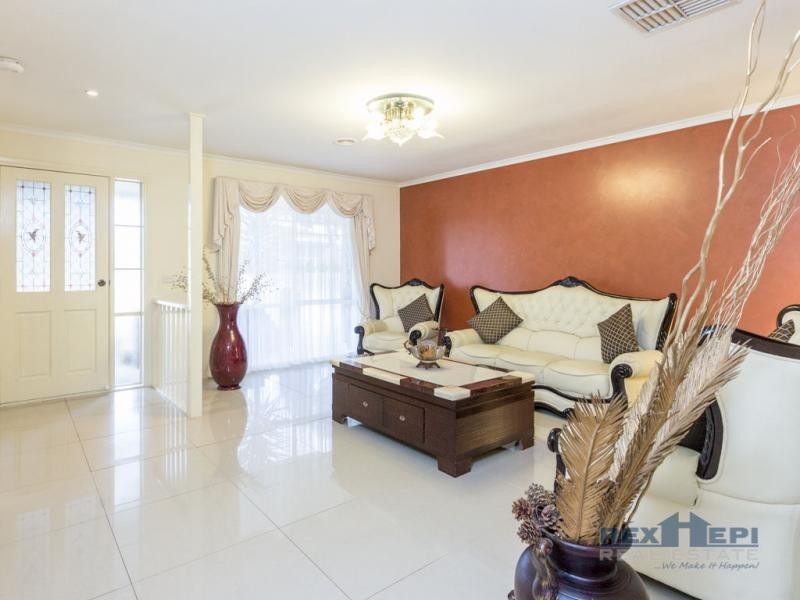 34 Bluegum Way, Hampton Park VIC 3976