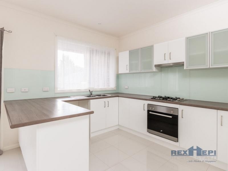 12 Cambridge Close, Lysterfield VIC 3156