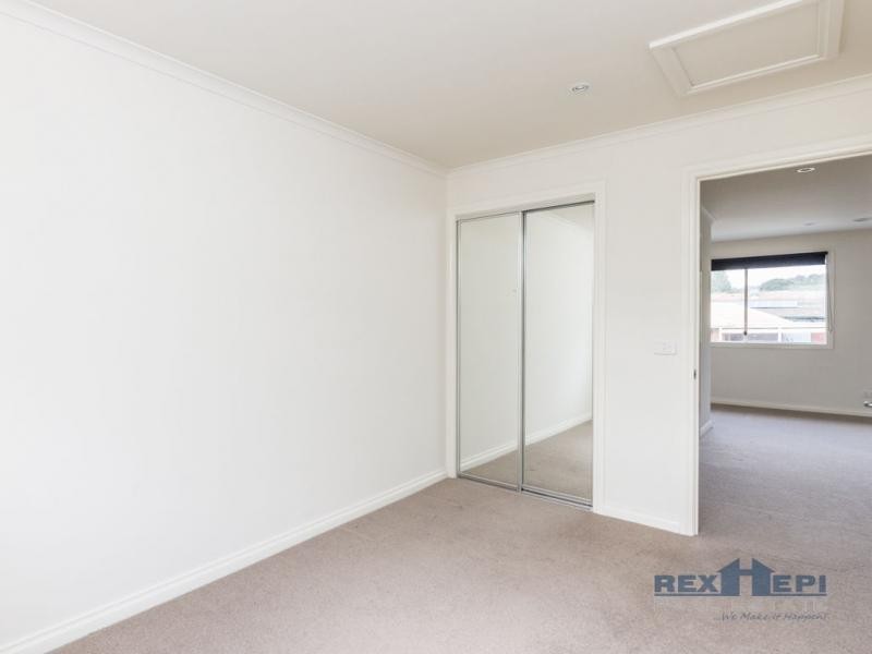 12 Cambridge Close, Lysterfield VIC 3156