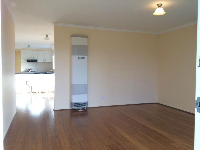19 Calais Circuit, Cranbourne West VIC 3977